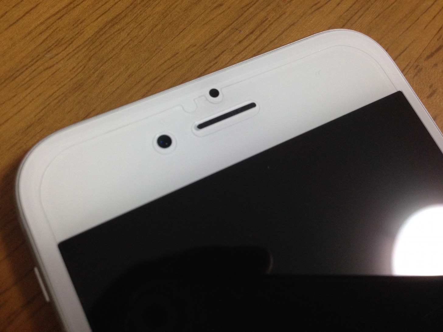 iPhone6 保護フィルム貼った2