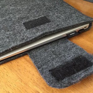 MacBook Air ケースにMacBook Airを入れてみた