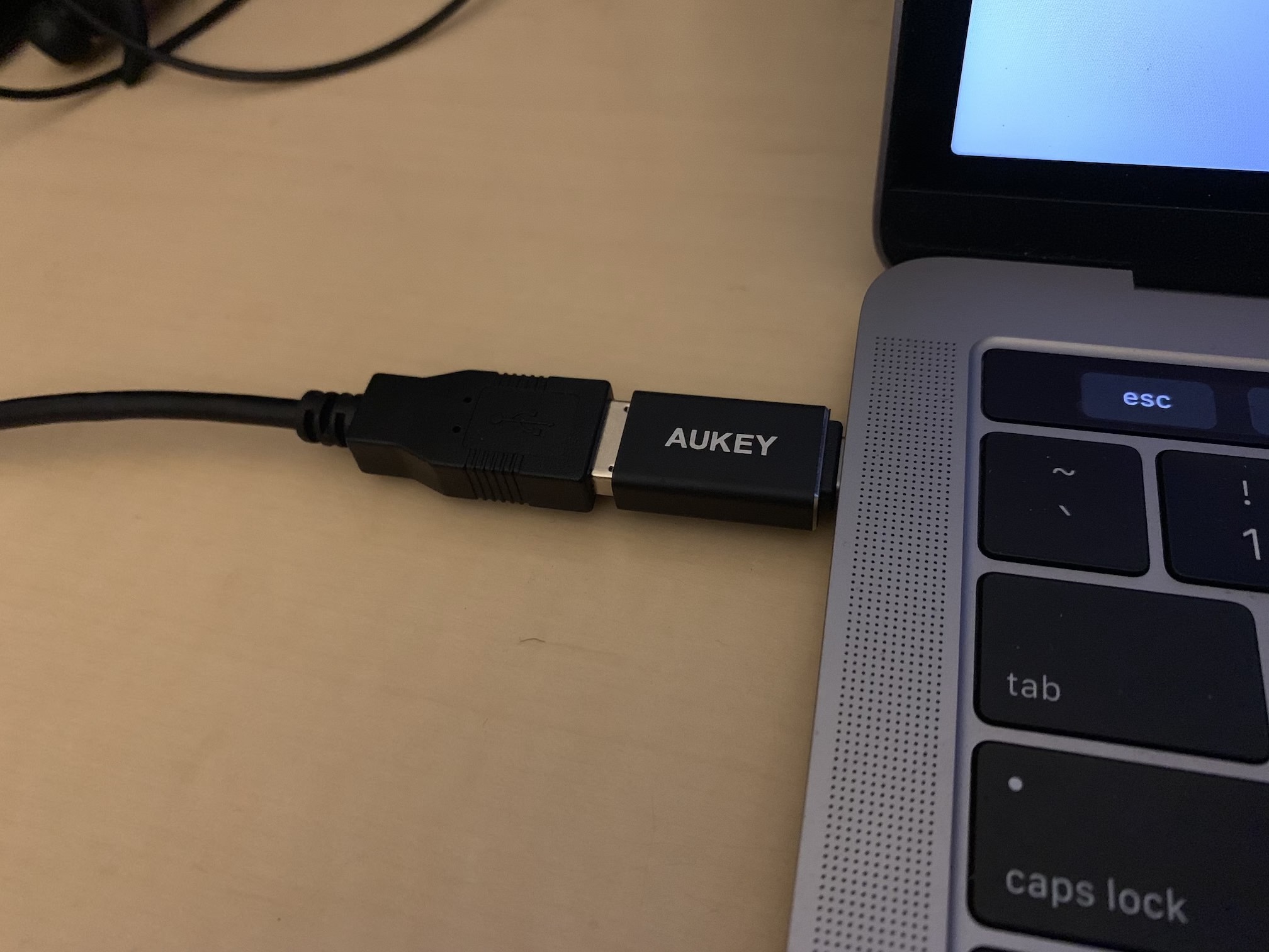 USB-C 変換アダプタ